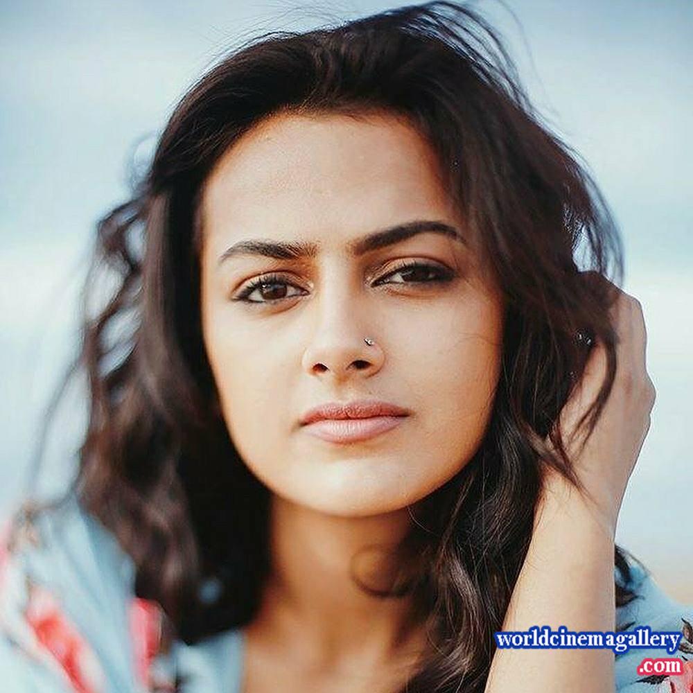Shraddha Srinath Hot Stills