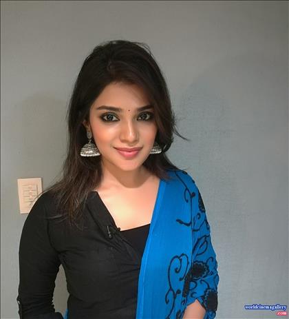 Aathmikaa stills in meesaya murukku movie