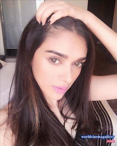 Aditi Rao Hydari Latest Hot Photo Stills