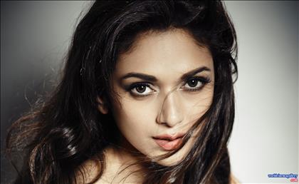 Aditi Rao Hydari Latest Hot Photo Stills