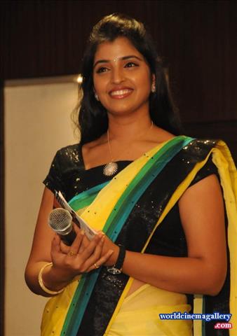Anchor Syamala Hot is Yellow Saree at Loukyam Platinum Disk Function - World Cinema Gallery