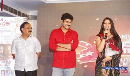 Anchor Syamala Red Saree in Santosham Awards  - World Cinema Gallery