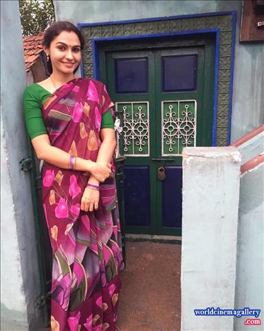 Andrea latest stills from Vada Chennai movie