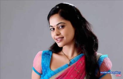 Bindu Madhavi Hot Stills in Desingu Raja Movie