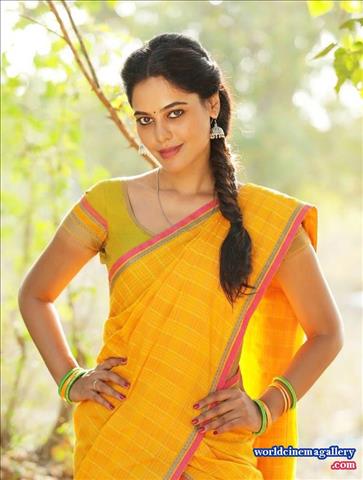 Bindu Madhavi Hot Yellow Saree Stills