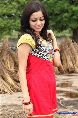 Janani Iyer Latest Photo Stills