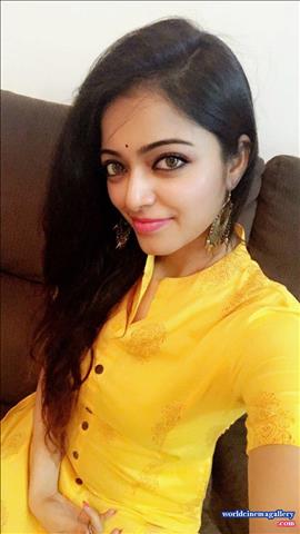 Janani Iyer Latest Photo Stills