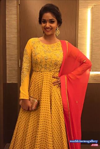 Keerthy Suresh latest Hot stills