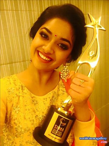 Keerthy Suresh latest Hot stills