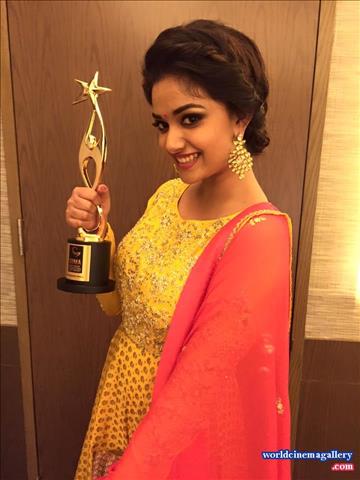 Keerthy Suresh latest Hot stills