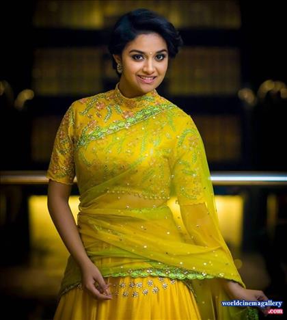 Keerthy Suresh latest Hot stills