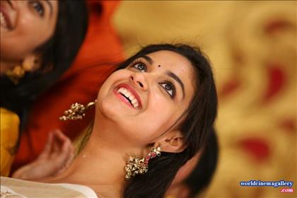 Keerthy Suresh latest Hot stills