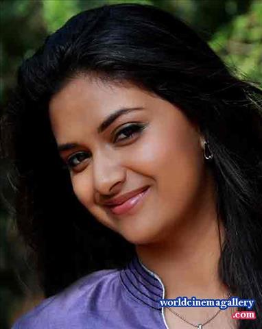 Keerthy Suresh latest Hot stills