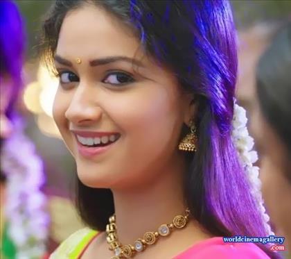 Keerthy Suresh latest Hot stills