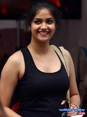 Keerthy Suresh latest Hot stills