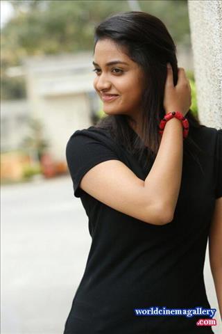 Keerthy Suresh latest Hot stills