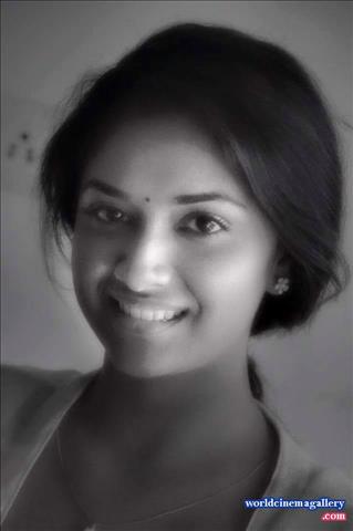 Keerthy Suresh latest Hot stills