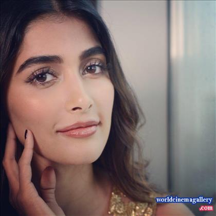 Pooja Hegde Hot Stills at Filmfare glamour and style Awards