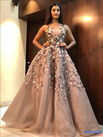Pooja Hegde Hot Stills at Filmfare glamour and style Awards