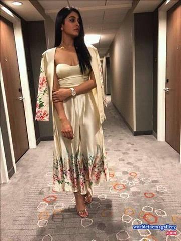 Regina Cassandra latest Stills at Mr Chandramouli movie