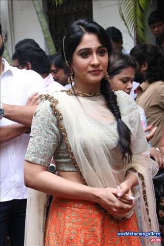 Regina Cassandra latest Stills at Mr Chandramouli movie