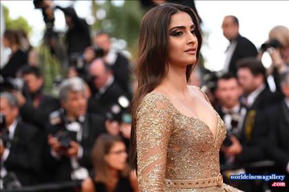 Sonam Kapoor Hot Sexy PhotoShoot Stills