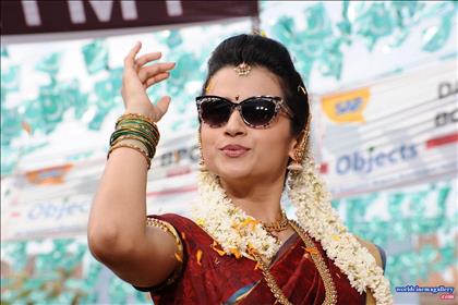 Trisha Hot Red Saree Stills at Nayagi movie