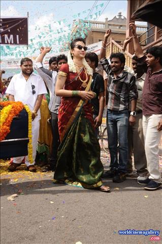 Trisha Hot Red Saree Stills at Nayagi movie