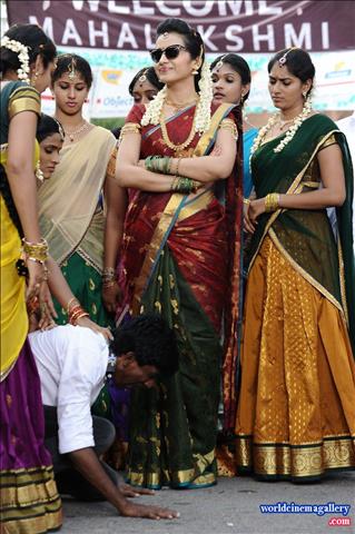 Trisha Hot Red Saree Stills at Nayagi movie