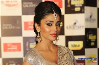 Shriya Saran Latest Stills