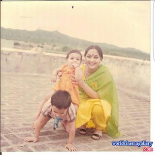 Shriya Saran Latest Stills