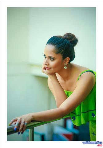 Anchor Anasuya latest stills  - World Cinema Gallery