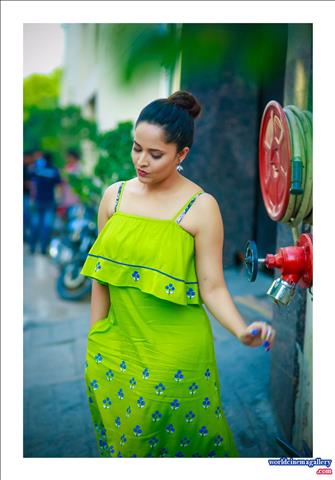 Anchor Anasuya latest stills  - World Cinema Gallery