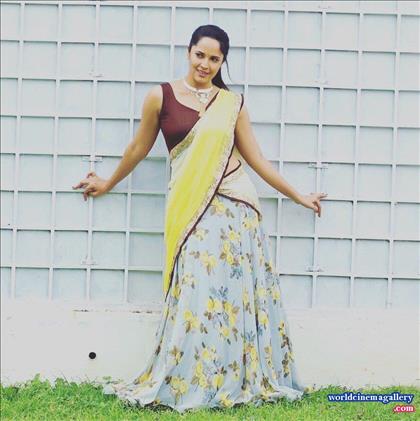 Anchor Anasuya latest stills  - World Cinema Gallery