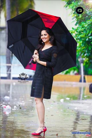 Anchor Anasuya latest stills  - World Cinema Gallery