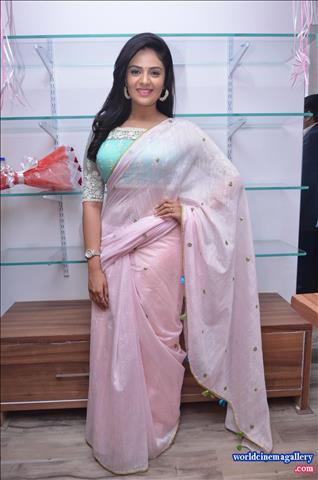 Anchor Sreemukhi Saree Stills At Maanvis Beauty Studio and Spa Launch