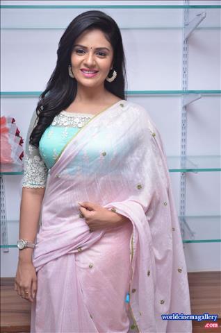Anchor Sreemukhi Saree Stills At Maanvis Beauty Studio and Spa Launch