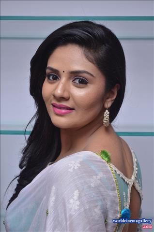 Anchor Sreemukhi Saree Stills At Maanvis Beauty Studio and Spa Launch