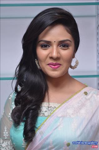 Anchor Sreemukhi Saree Stills At Maanvis Beauty Studio and Spa Launch