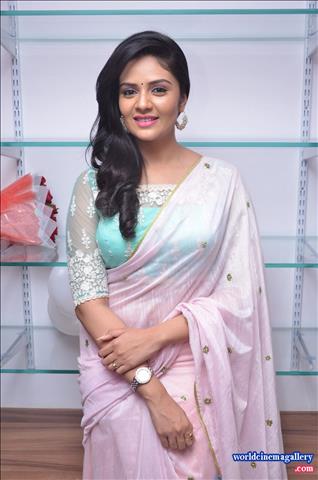 Anchor Sreemukhi Saree Stills At Maanvis Beauty Studio and Spa Launch