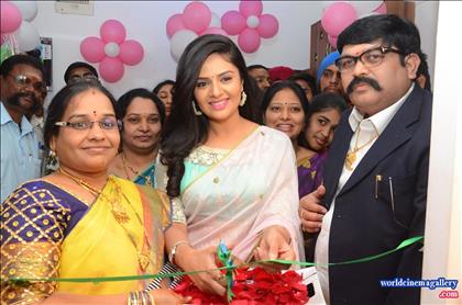 Anchor Sreemukhi Saree Stills At Maanvis Beauty Studio and Spa Launch