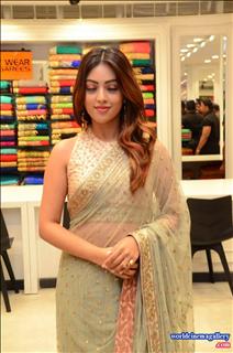 Anu Emmanuel Launches  KLM Shopping Mall 