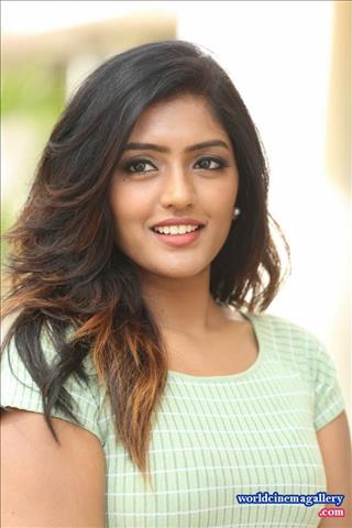 Eesha Rebba latest stills from Darsakudu