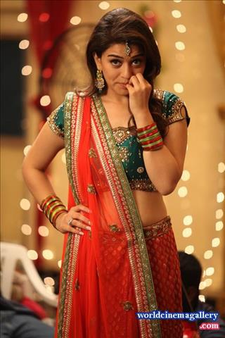 Hansika motwani cute stills from Romeo Juliet