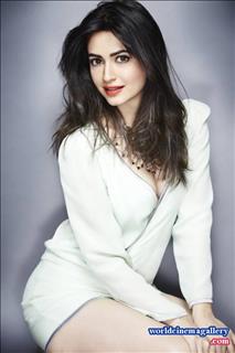 Kriti Kharbanda Cute Stills