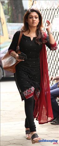 nayanthara in saree stills collection