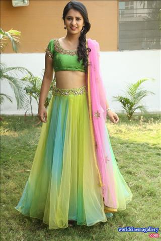 Nikitha Bisht Launches pochampally ikat art mela nizampet