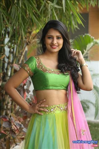 Nikitha Bisht Launches pochampally ikat art mela nizampet