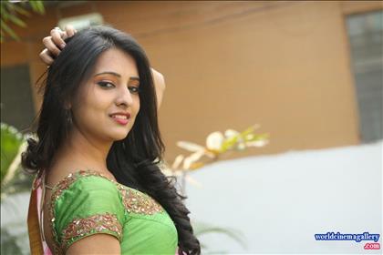 Nikitha Bisht Launches pochampally ikat art mela nizampet