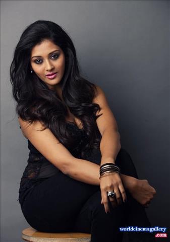 Pooja Jhaveri latest stills - World Cinema Gallery